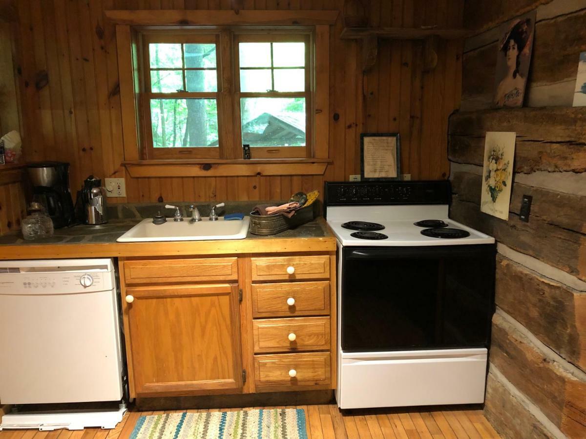 Smoky Mountain Romantic Handcrafted Cabins Sevierville Exterior photo